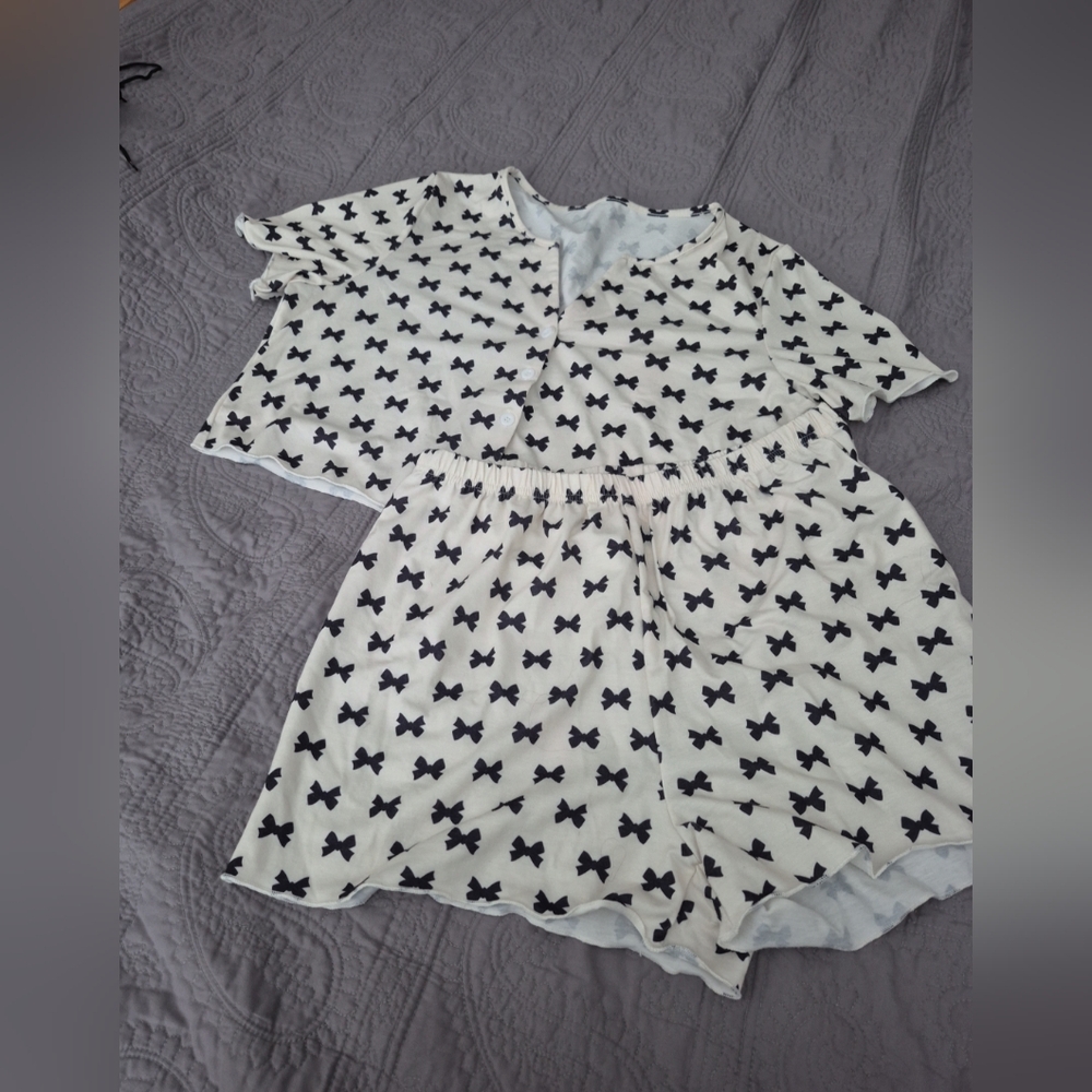 White and Black Bow Print Pajama Set